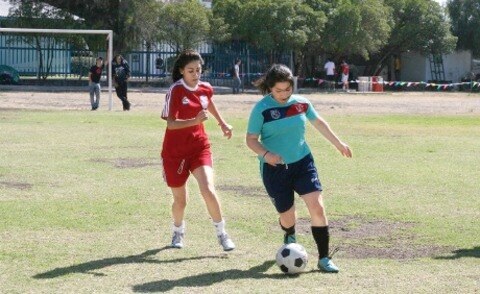 Arranque parejo en el futbol siete femenil