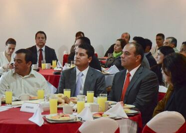 Asiste Roberto Loyola Vera a la 5ª reunión de autoridades estatales y municipales