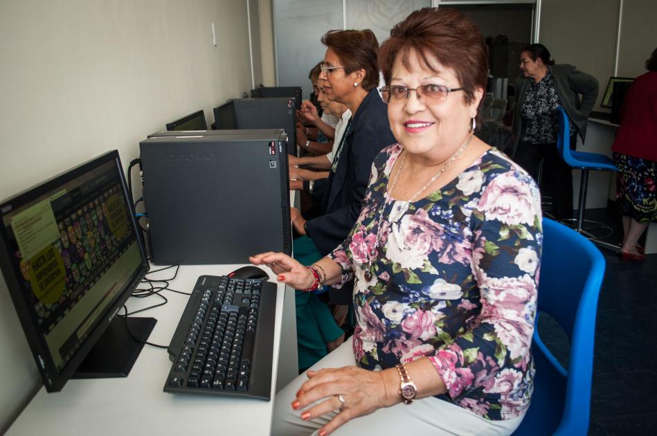 Jubilados Vencen miedo a tecnología