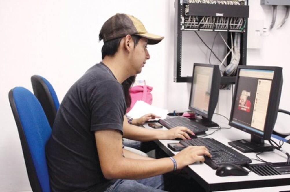 Redes atraen a funcionarios