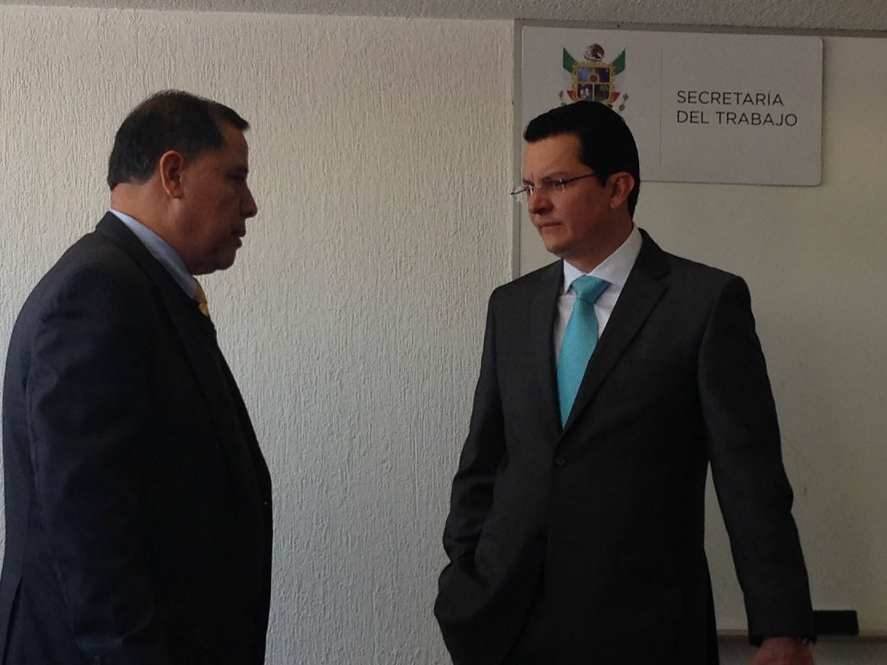 Planta la UAQ a Saúl García