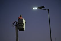 Instalan más de 130 luminarias LED en el Libramiento Surponiente, en Querétaro