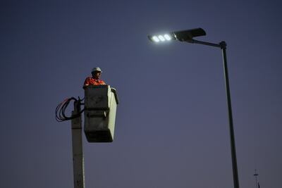 Instalan más de 130 luminarias LED en el Libramiento Surponiente, en Querétaro