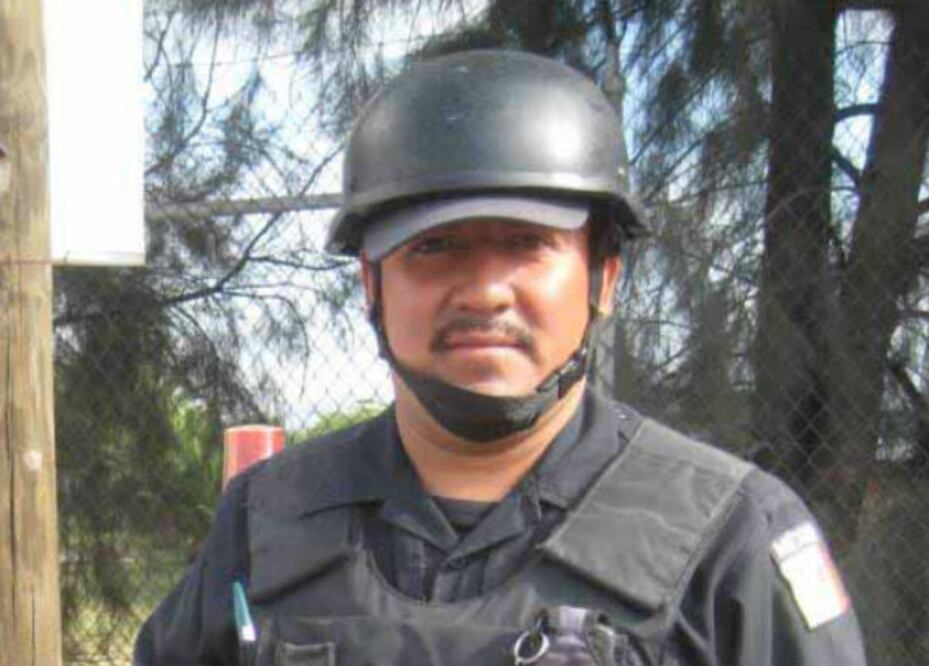 Reconocen colonos labor de oficial