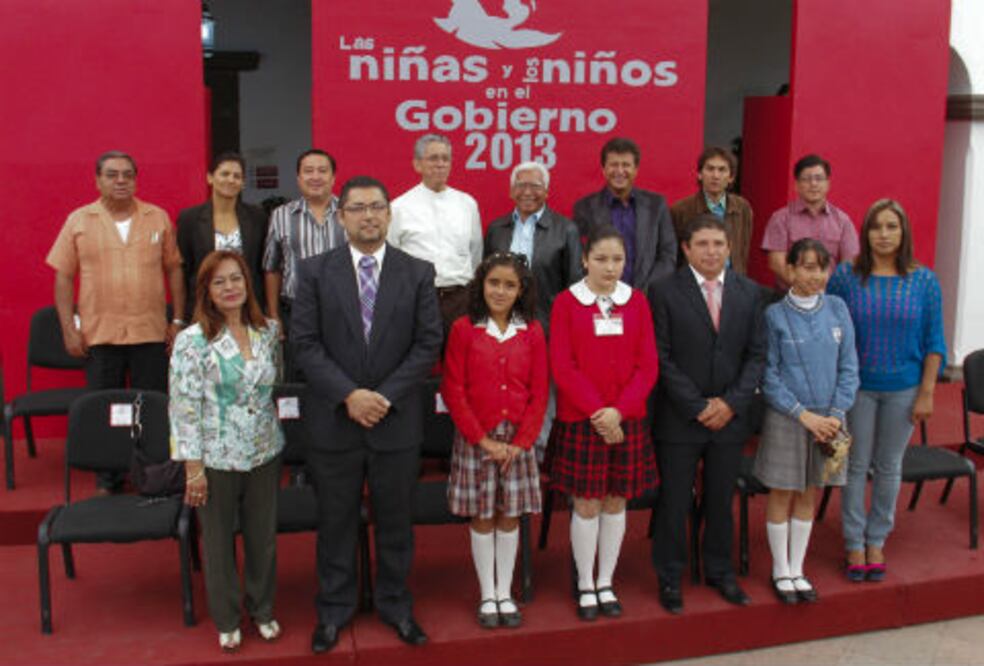Conocen niños actividades de funcionarios