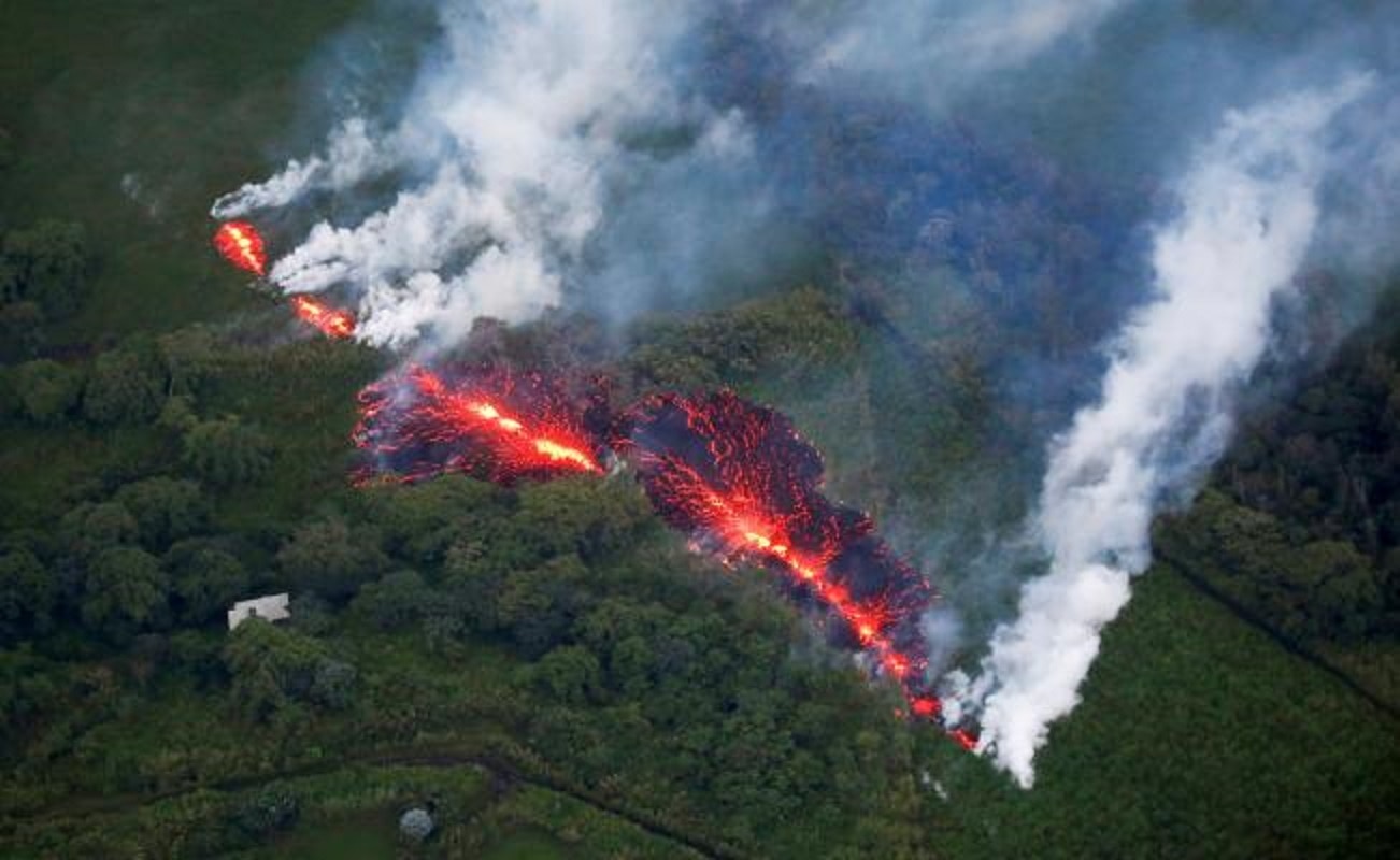 Surge nueva fisura en Hawaii; evacuan a otras 2 mil personas