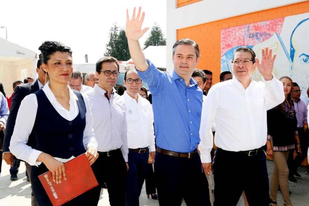 Los secretarios federales de Educación Pública, Aurelio Nuño Mayer, y de Salud , José Narro Robles, expusieron los pormenores del proyecto en Tlaxcala. (ARCHIVO. EL UNIVERSAL)