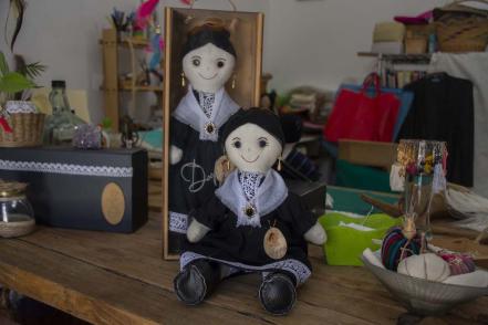 Desde la cárcel, elaboran muñeca en honor a Josefa Ortiz de Domínguez 