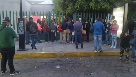 #Crónica| En la Clínica 9 del IMSS Querétaro no existe la "sana distancia"