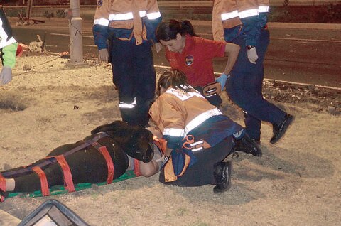 Muere sujeto por cruzar avenida de noche