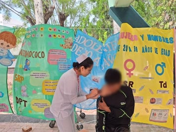 Llama IMSS a completar esquema de vacunación