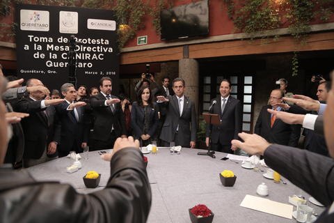 Sergio Salmón dirige la CANIRAC