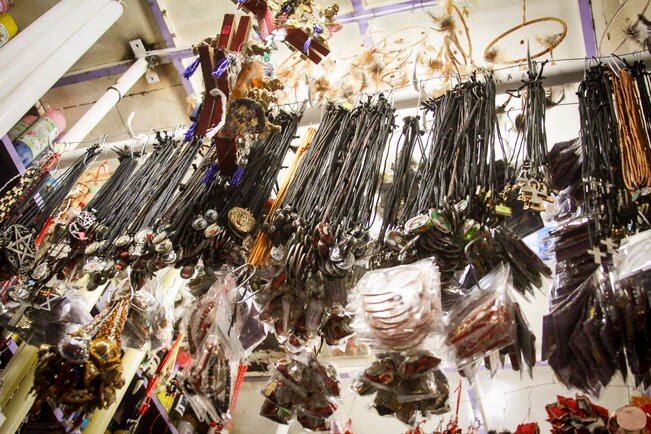 Mexicanos creen más en magia que en ciencia