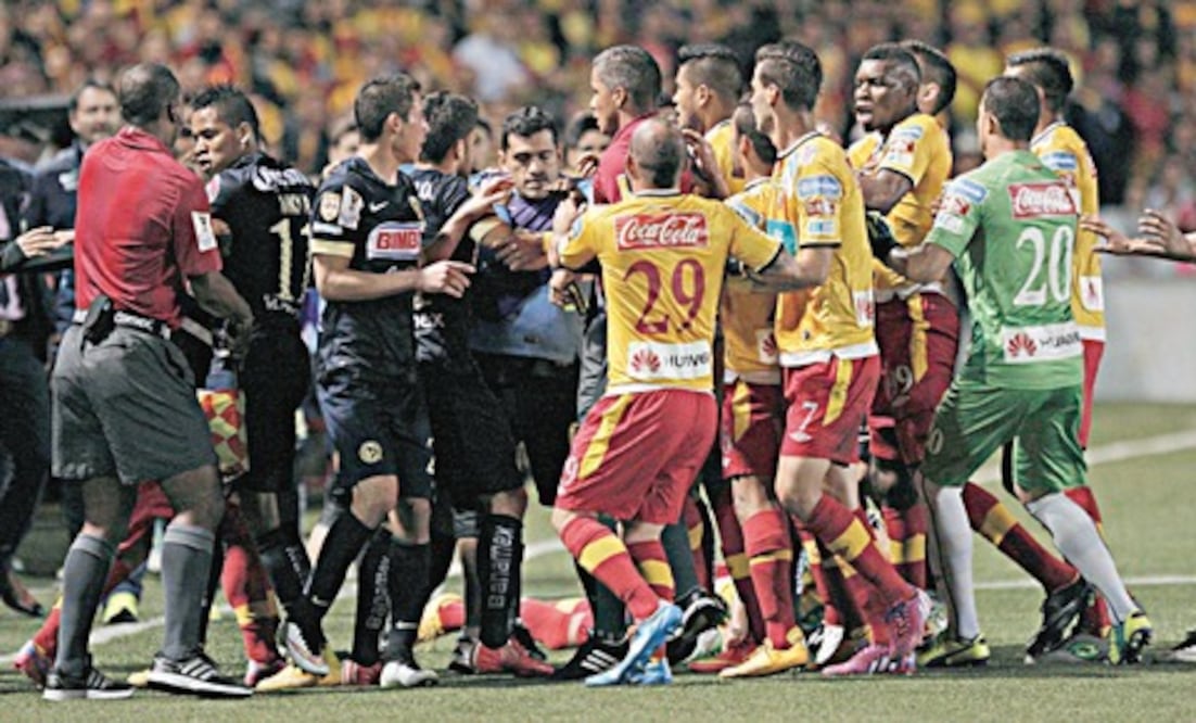 Paolo Goltz, seis partidos fuera