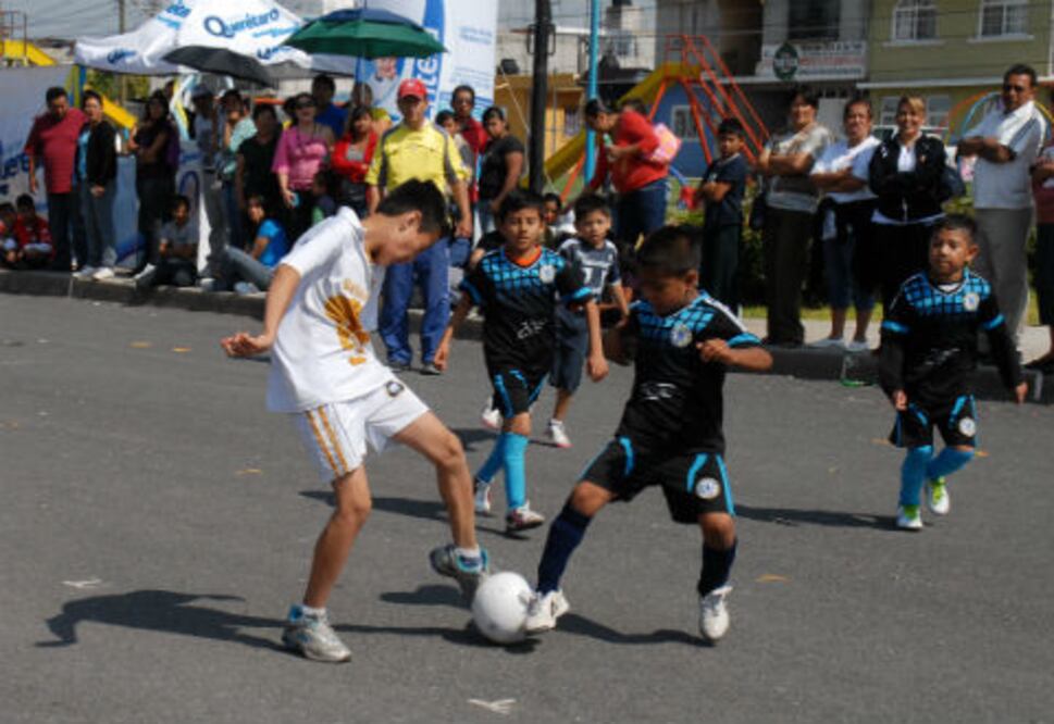 Niños y jóvenes se ponen a 'cascarear'