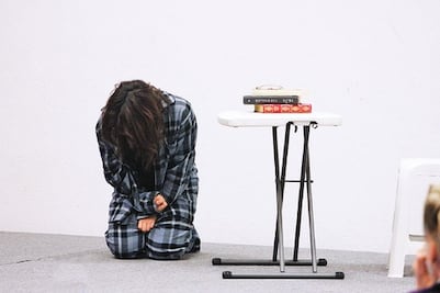 Jóvenes se expresan con humor