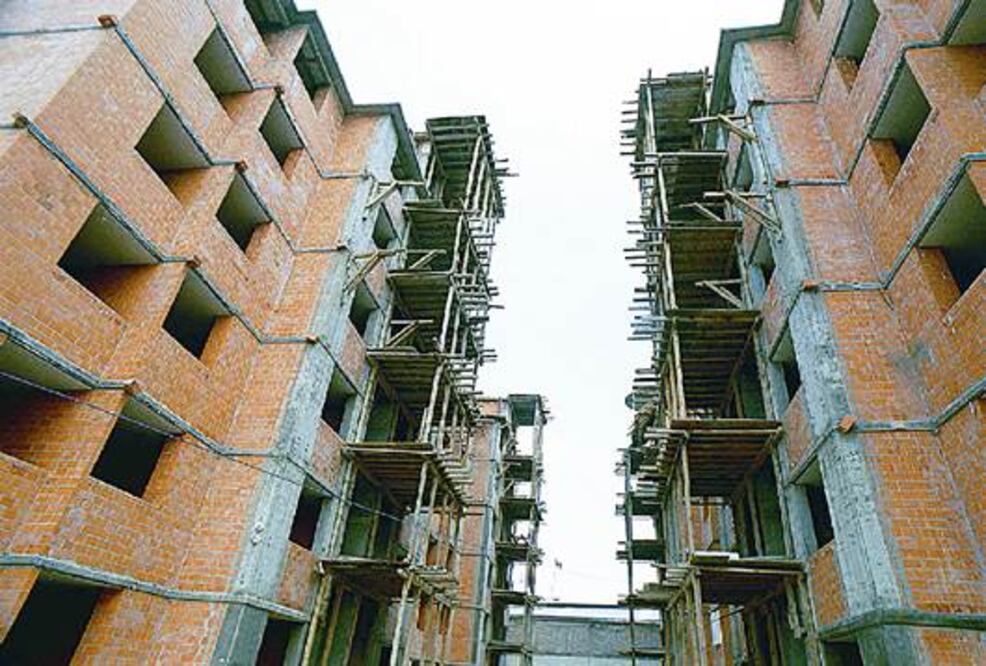 Amenazan desarrolladoras con dejar de edificar casas en el DF