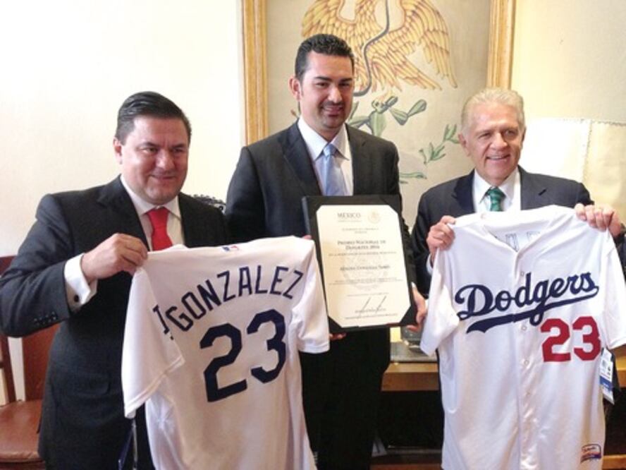 El ‘Titán’ se retrasa; lo retiene aduana