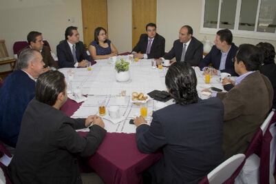 Recibe Loyola Vera a diputados panistas