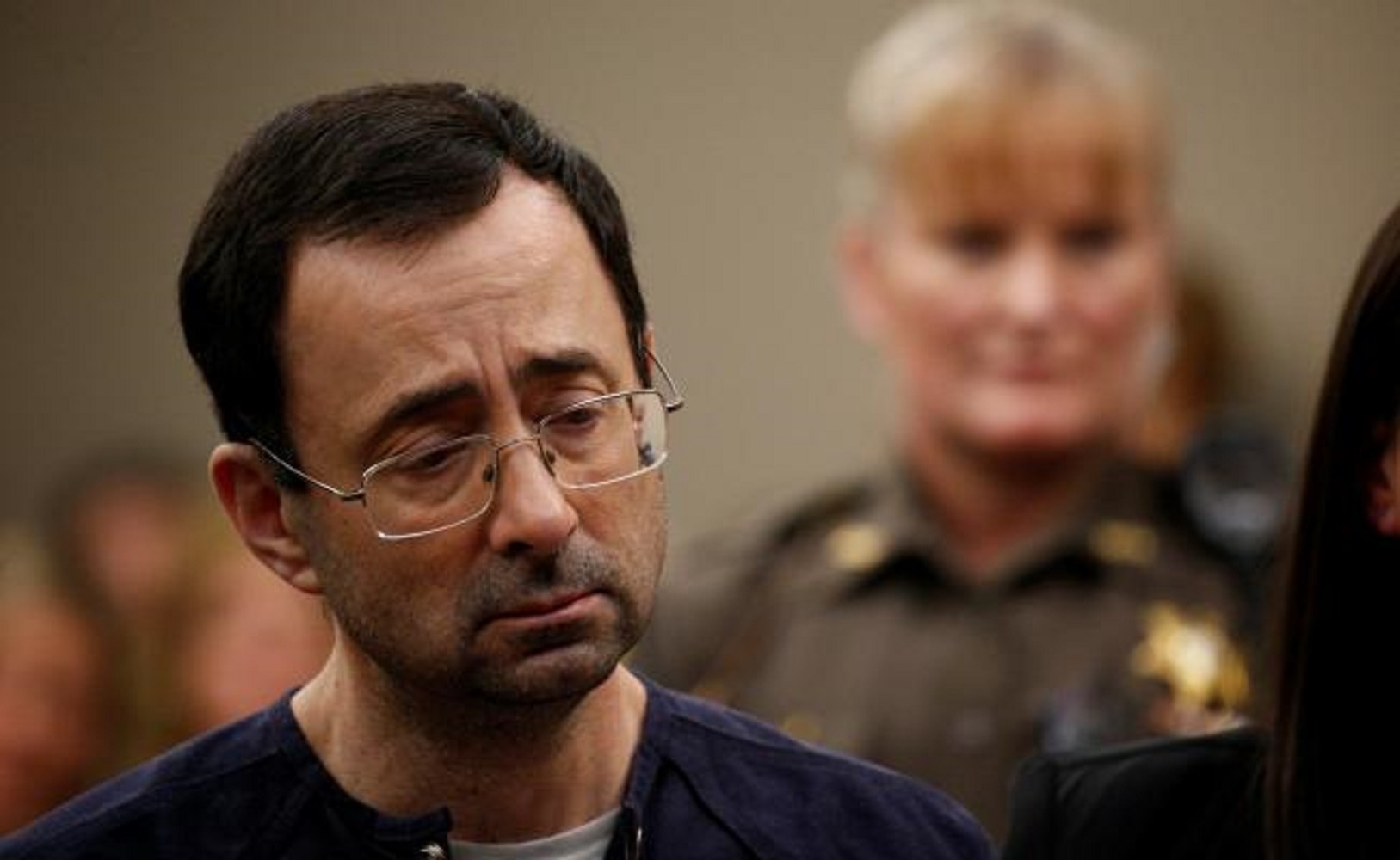 Ex médico de gimnastas de EU, condenado a pena de 40 a 175 años por abuso sexual