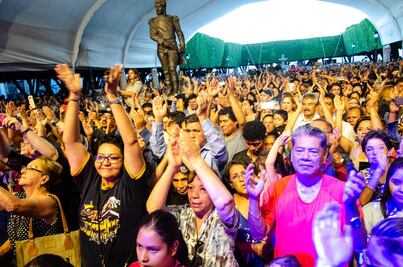Rompe récord asistencia al aniversario de la capital 