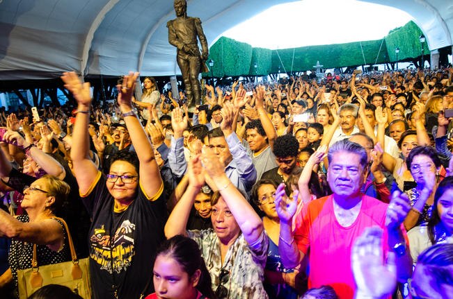 Rompe récord asistencia al aniversario de la capital