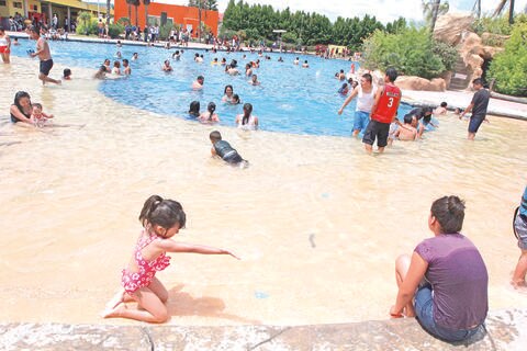 Servicios sanitarios se enfocan este verano en albercas