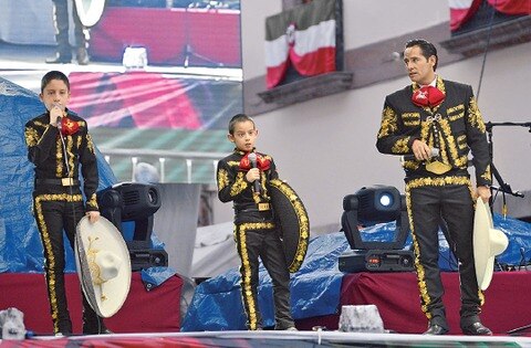 Los Urquiza le cantan a la Patria