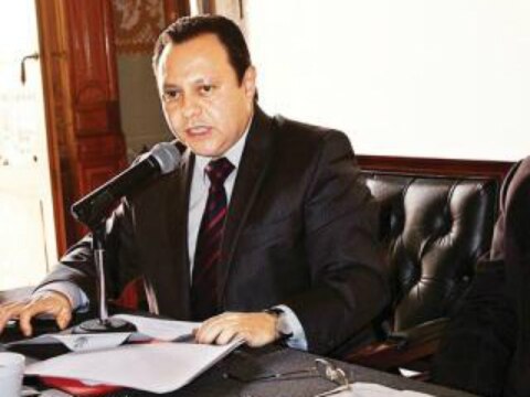 PRI critica la encuesta blanquiazul