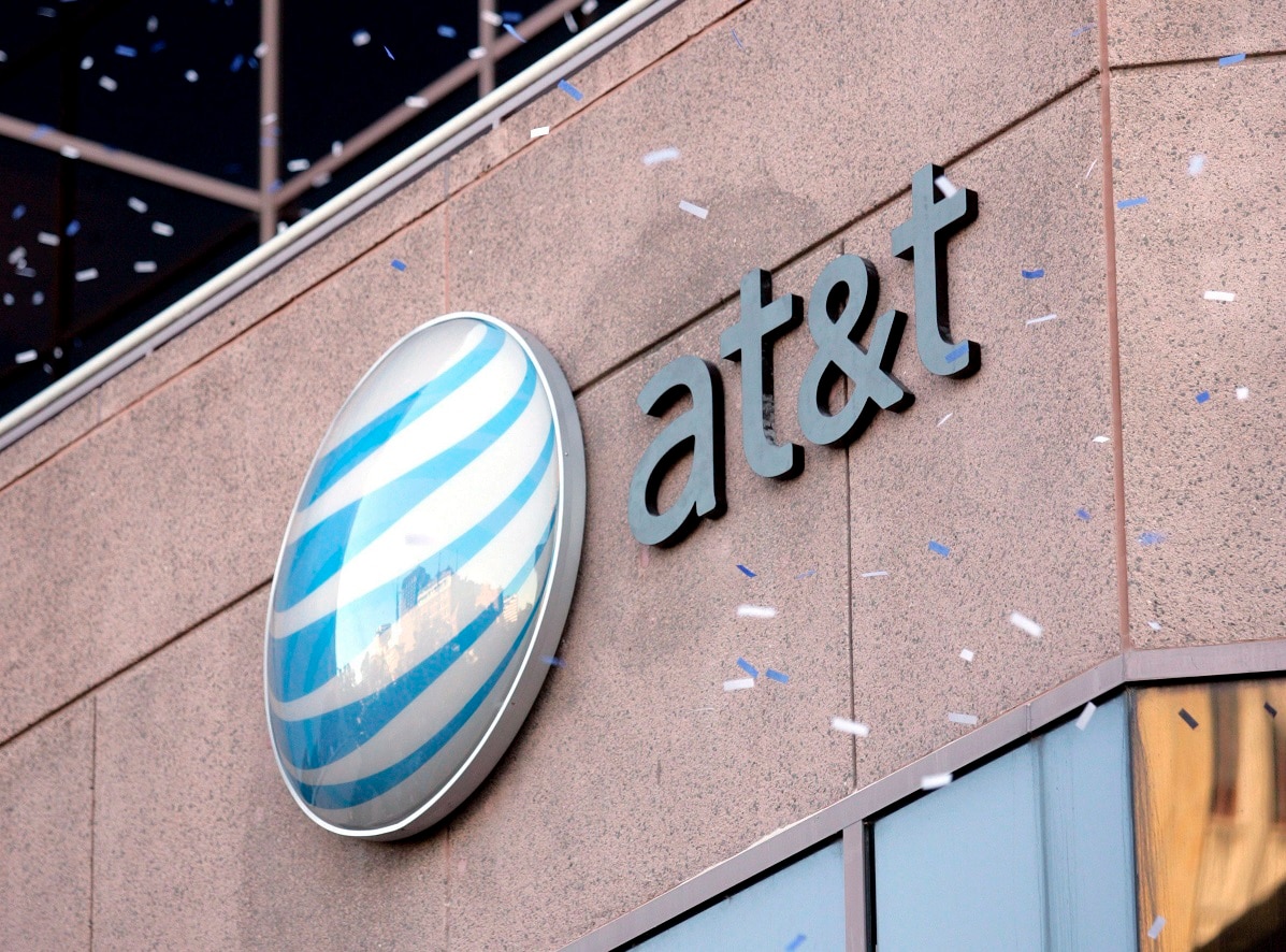 Gasto adicional impacta a AT&T