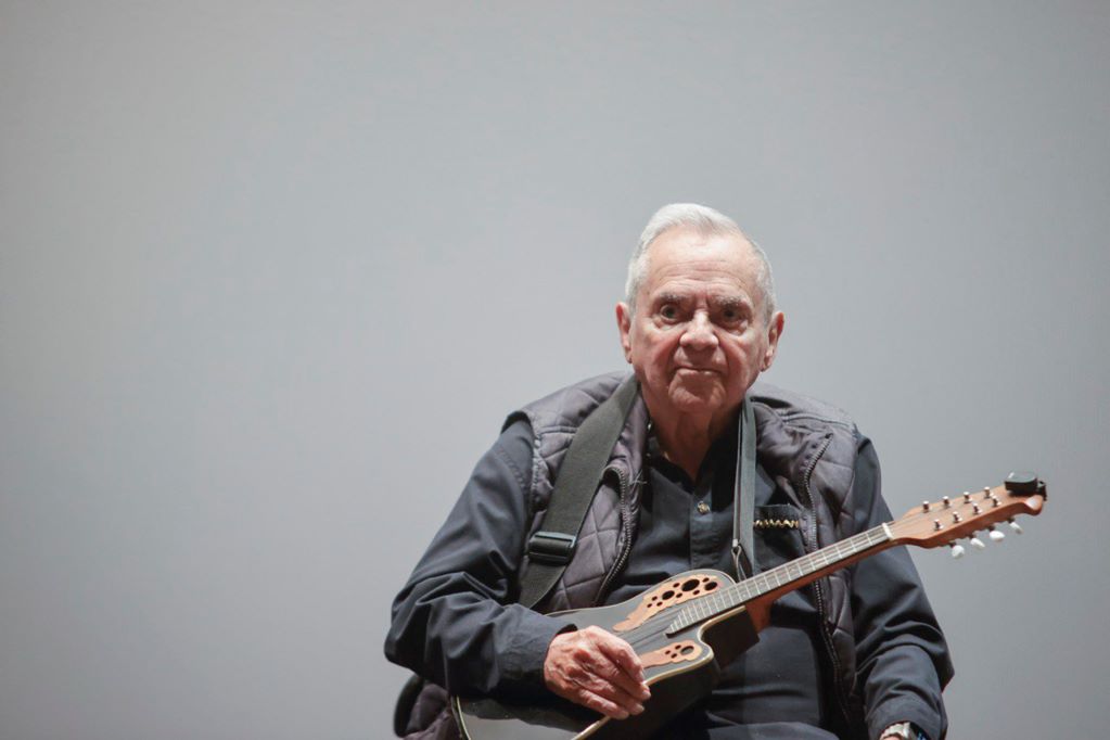 Rinden homenaje al músico Diego de Cossío. Foto: Demian Chávez