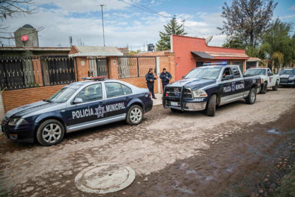 Estable, mujer policía víctima en explosión