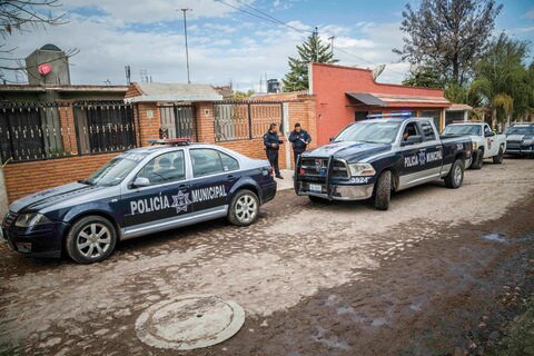 Estable, mujer policía víctima en explosión