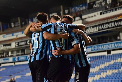 Gallos Blancos gana por primera vez en el campeonato