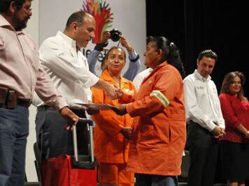 Reconoce municipio a sus trabajadores