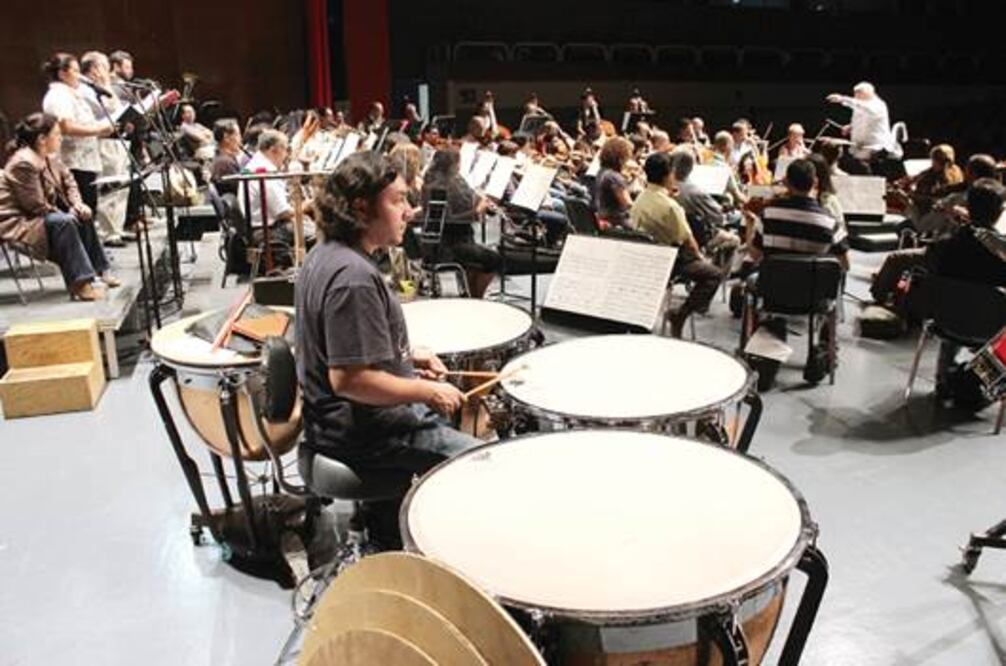 Un siglo de letras y música