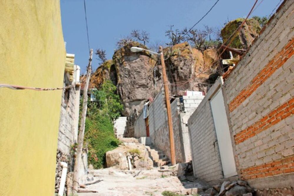 Siguen sin recursos para anclaje de rocas