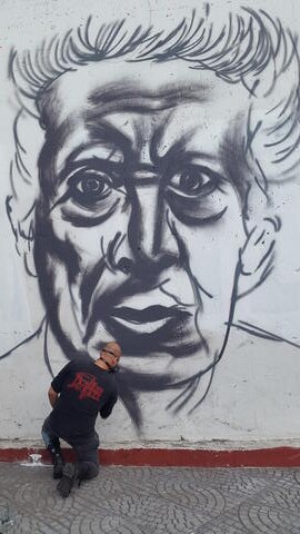 Mural de grandes figuras