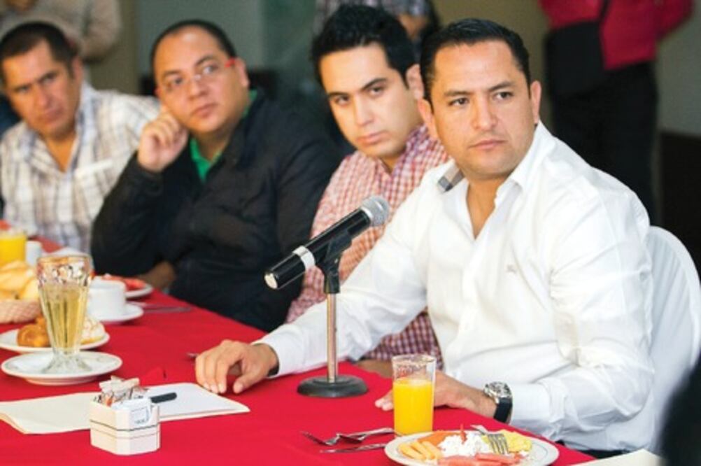 Pineda Morales encabeza reunión