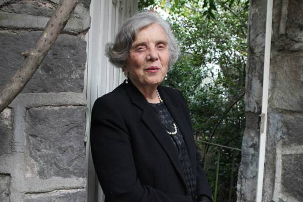 Poniatowska a favor de reforma educativa