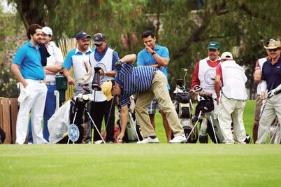 Parrodi y Henry Davis toman la delantera
