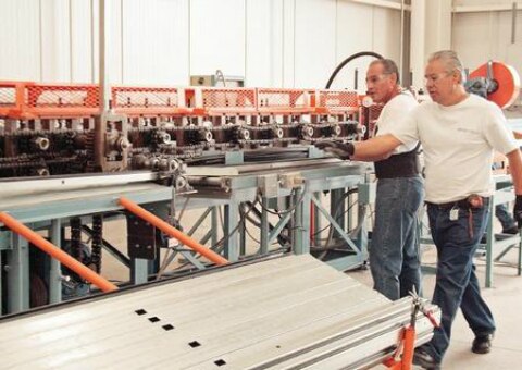 Más de 50% de IED va a metalmecánico