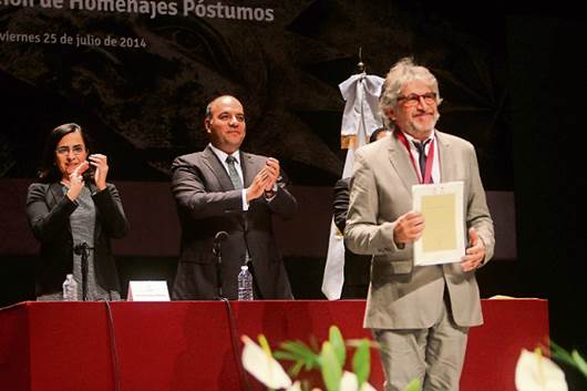 Reconocen a queretanos 