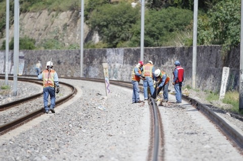 Buscan hacer consulta popular por tren