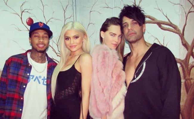 Mensaje. “Belinda mi amor y yo pasando el rato después de mi show de esta noche. ¡Feliz cumpleaños Tyga! ¡Gracias por venir!”, escribió Angel en la fotografía grupal. (FOTO: INSTAGRAM)