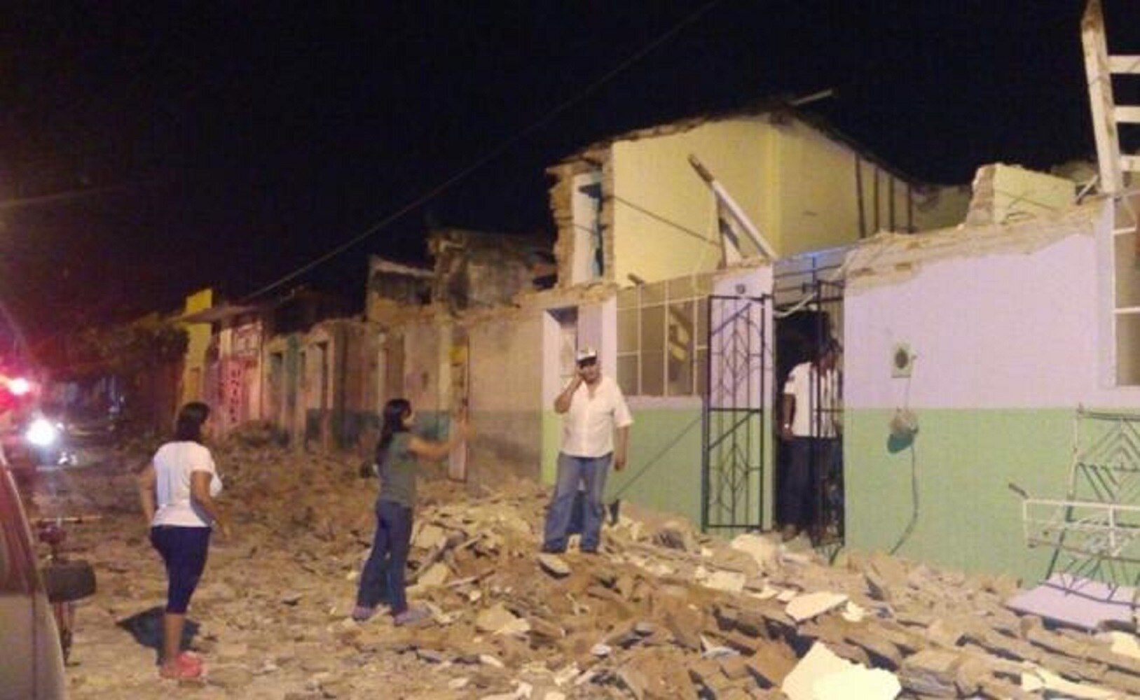 Suman, de forma preliminar, 16 muertos por sismo: Protección Civil
