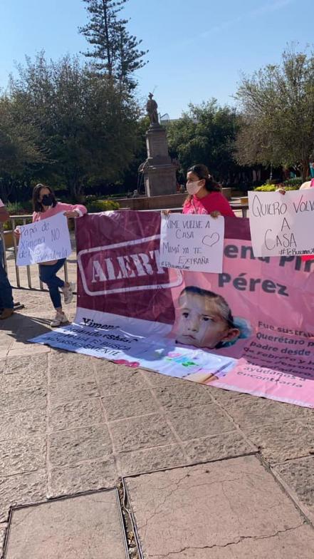 Internautas buscan a Ximena; el papá la habría sustraído en Querétaro 