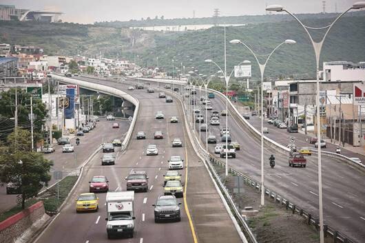 Proyectan fotomultas en la capital