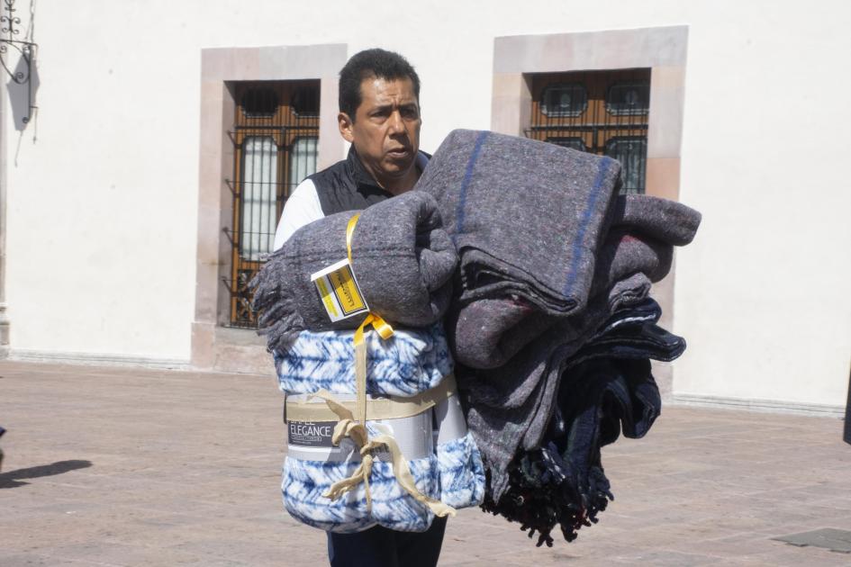 Llamado solidario. DIF recolecta cobijas para familias  