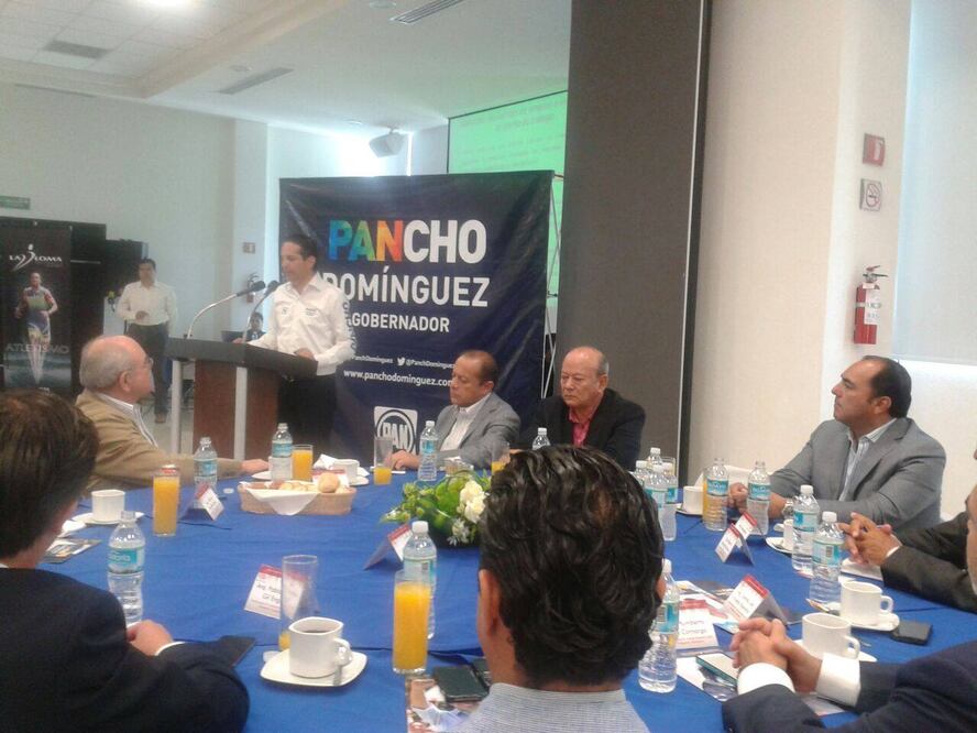 Se reúne Domínguez con la CMIC